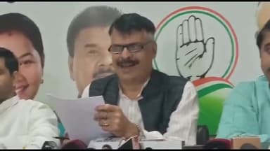 कांके: कांके अपर बाजार स्थित कांग्रेस कार्यालय में कांग्रेस प्रदेश अध्यक्ष राजेश ठाकुर ने की प्रेस वार्ता