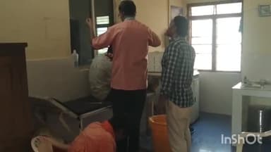 बस्तर: एनएच-30 बस्तर में सड़क हादसे में दो बाइक सवार गंभीर रूप से हुए घायल, जगदलपुर किया गया रेफर