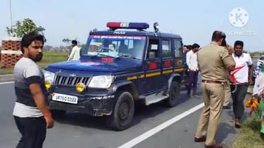 सैफई: सैफई रोडवेज वर्कशॉप के पास सड़क के किनारे मिले शव के पोष्टमार्टम रिपोर्ट के आने का सैफई थाना पुलिस कर रही है इंतजार।