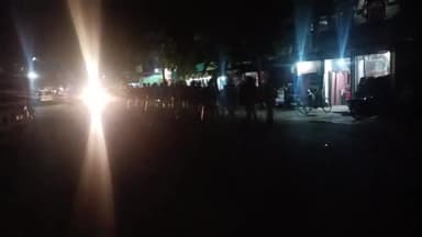 डलमऊ: डलमऊ कोतवाल पंकज तिवारी ने आगामी त्यौहार को लेकर डलमऊ कस्बे की सड़कों पर किया पैदल गस्त