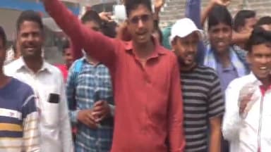 अररिया: सुभाष स्टेडियम में होमगार्ड के अभ्यर्थियों ने अपनी मांगों को लेकर सरकार और प्रशासन के खिलाफ की नारेबाजी