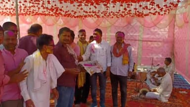 जंदाहा: श्री कृष्ण सिंह विचार मंच प्रखंड इकाई जंदाहा के बैनर तले रसलपुर में होली मिलन समारोह का हुआ आयोजन कई मुखिया हुए शामिल
