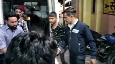 मुरादाबाद: काशीराम पुलिस चौकी के पास दो बाइकों की आपस में हुई टक्कर, 3 लोग हुए घायल