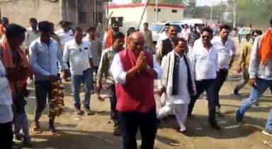 नटेरन: ग्राम नरखेड़ा घाट के ग्रामीणों ने पूर्व मंत्री सूर्य प्रकाश मीणा से की मुलाकात, अपने गाँव की समस्याओं से कराया अवगत