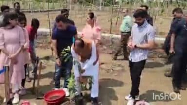 हुज़ूर: स्मार्ट पार्क में सीएम शिवराज ने सपरिवार किया पौधरोपण