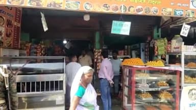 कांके: बुंडू के होटलों में खाद्य सुरक्षा पदाधिकारियों ने चलाया जांच अभियान, कई दुकानों पर लगाया जुर्माना