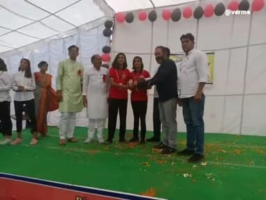 इछावर: संस्कार पब्लिक स्कूल इछावर में वार्षिकोत्सव का हुआ आयोजन, नगर परिषद अध्यक्ष ने मेधावी विद्यार्थियों का किया सम्मान