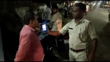 हज़ारीबाग: होली और शब-ए-बारात को लेकर हजारीबाग में 15 विभिन्न स्थानों पर शराब पीकर गाड़ी चलाने के खिलाफ विशेष अभियान।