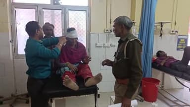 मथुरा: गांव देवपुरा में लॉटरी के कमीशन को लेकर दो मजदूर महिलाओं में हुआ झगड़ा, एक महिला हुई घायल