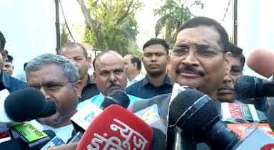 कांके: मुख्यमंत्री के प्रधान सचिव राजीव अरुण एक्का को लेकर भाजपा प्रदेश अध्यक्ष दीपक प्रकाश ने राज्य सरकार पर साधा निशाना