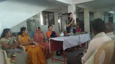 समुद्रपूर: इंडियन असोसिएशन आॅफ फिजियोथेरेपी वूमन सेलच्या वतीने संत गजानन महाराज देवस्थानात फिजियोथेरेपी शिबिराला उत्फूर्त प्रतिसाद