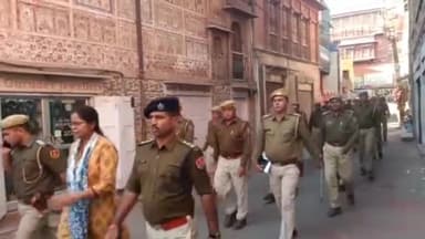 फलौदी: होली के पर्व को शांति और सौहार्द के साथ मनाने को लेकर शहर के मुख्य मार्गों पर फलोदी पुलिस व प्रशासन ने किया फ्लैग मार्च