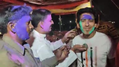 मांडू: कुजू में होली मिलन समारोह के अवसर पर आयोजित सांस्कृतिक कार्यक्रम में बिहार के कलाकारों ने रात भर बांधा समा