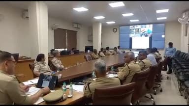 कांके: होली के मद्देनजर सुरक्षा व्यवस्था को लेकर डीजीपी की अध्यक्षता में पुलिस मुख्यालय में हुई बैठक