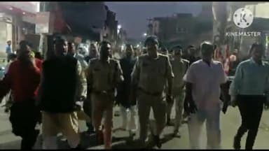 शाहजहांपुर: चौक कोतवाली से बड़े लाटसाहब के जुलूस मार्ग का पुलिस महानिरीक्षक बरेली परिक्षेत्र बरेली ने फोर्स के साथ किया फ्लैग मार्च।