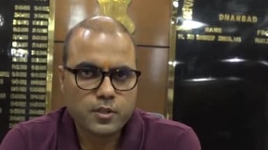 धनबाद/केंदुआडीह: उपायुक्त संदीप सिंह ने धनबाद की जनता को दिया संदेश- शांतिपूर्ण तरीके से मनाएं पर्व जबरदस्ती रंग डालने पर होगी कार्रवाई