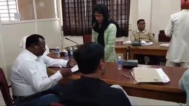 अशोक नगर: कलेक्ट्रेट में आयोजित जनसुनवाई में अपर कलेक्टर ने 32 आवेदकों की सुनी समस्यायें, अधिकारियों को दिए निराकरण के निर्देश