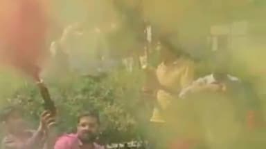 धनौरा: गजरौला शहर के विभिन्न स्कूलों में बड़ी ही धूमधाम के साथ बच्चों ने खेली होली, डीजे की धुन पर लगाए ठुमके