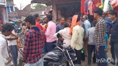 गोंडा: कौड़िया कस्बे में दुकान के सामने साइकिल खड़ी करने को लेकर दो पक्षों में हुआ विवाद, लोगों ने कराया समझौता