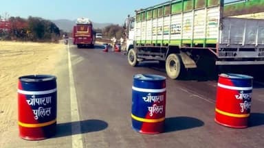 हज़ारीबाग: जिले में सड़क दुर्घटना संभावित स्थानों तथा पूर्व चिन्हित ब्लैक स्पॉट पर क्यूआर कोड पेट्रोलिंग का पुलिस ने किया शुभारंभ