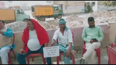 तेघरा: प्रखंड मुख्यालय पर रातगांव पंचायत के जनप्रतिनिधियों ने दिया एकदिवसीय महाधरना