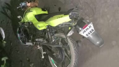 मांडू: स्कॉर्पियो की चपेट में आने से वेस्ट बोकारो ओपी क्षेत्र के परसाबेड़ा में मोटरसाइकिल में सवार महिला की मौत दो घायल