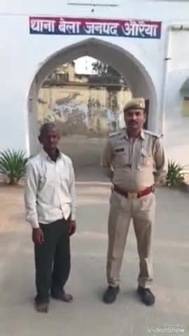 बिधूना: बेला थाना अंतर्गत क्षेत्र से पुलिस ने 18 क्वॉर्टर अवैध देसी शराब के साथ एक व्यक्ति को किया गिरफ्तार