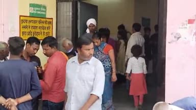 दातागंज: ढिलवारी स्कूल के पास तेज रफ्तार दो बाइकों की टक्कर में एक बच्चा सहित तीन लोग हुए घायल, दातागंज CHC में कराया गया भर्ती