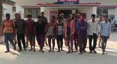 महसी: अचाकपुर में डीजे पर गाना बदलने को लेकर मारपीट कर रहे 11 आरोपित को रामगांव थाने की पुलिस ने किया गिरफ्तार भेजा न्यायालय।