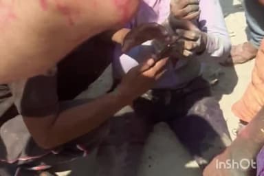 बरेली: थाना सुभाष नगर के बरेली-बदायूं रोड पर गुलाब नगर निवासी शख्स बाइक फिसलने से घायल, राहगीरों ने उपचार हेतु भेजा