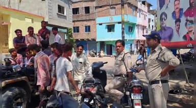 खुरई: रंग पंचमी तक खुरई में शहरी और देहात थाना पुलिस 8 वाहनों से कर रही है निगरानी, होली पर कुछ भी गलत करने पर होगी कार्रवाई