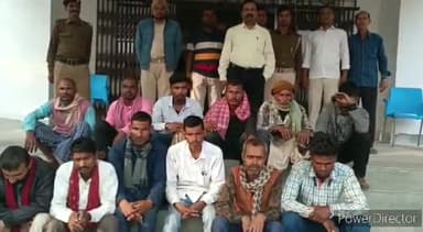 कहरा: उत्पाद पुलिस ने ज़िले के विभिन्न क्षेत्रों में छापेमारी कर 5 तस्कर व 7 शराबियों सहित 12 को किया गिरफ़्तार, भेजा जेल