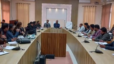 शाहजहांपुर: जिले में होली के दृष्टिगत जोनल और सेक्टर मजिस्ट्रेट करते रहे निगरानी, कंट्रोल रूम में होती रही रिपोर्ट