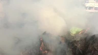 सहसवान: सहसवान क्षेत्र में धूमधाम के साथ हुआ होलिका दहन
 ढोल नगाड़ों के साथ लोगों ने डाली आखत,गाये होली गीत