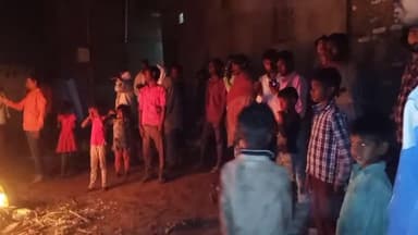 जलालाबाद: जलालाबाद क्षेत्र के नगर व ग्रामीण क्षेत्रों में हुआ होलिका दहन, लोग खेल रहे हैं रंगों से होली