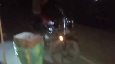 रैपुरा: बम्होरी तलैया के पास भगवती मानव कल्याण संगठन के कार्यकर्ताओं ने पकड़ी 4 पेटी अवैध शराब