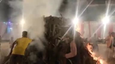 लखीमपुर: जनपद के कई क्षेत्रों में धूमधाम से हुआ होलिका दहन सौहार्द के साथ मनाया जा रही होली पुलिस की कड़ी निगरानी