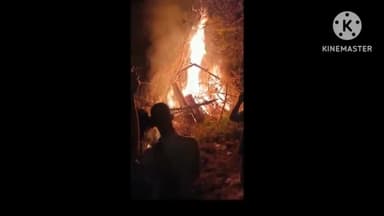 शाहगंज: कोतवाली अंतर्गत सुरिस गांव में परंपरा के अनुसार हुआ होलिका दहन