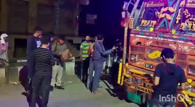 धौलपुर: राजाखेड़ा बाईपास के पास आलू से भरा ट्रक अनियंत्रित होकर टकराया डिवाइडर से ड्राइवर गंभीर घायल