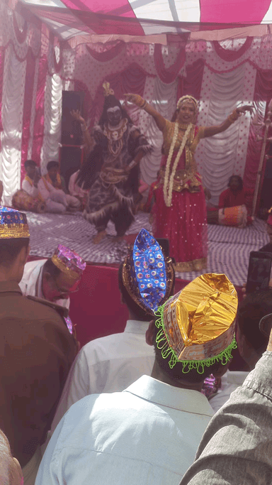 "भारत माता की जय" आज श्री गणेश के दिन बुधवार को होली का शुभारंभ सबके जीवन में सबकुछ सही होने का श्री गणेश हो रहा हैं....