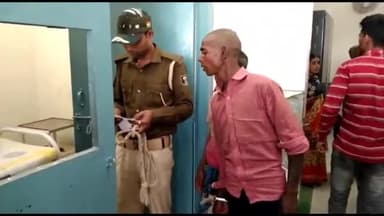 बिहार: उत्पाद विभाग की टीम ने भगवानपुर और मदारी गांव से 2 लोगों को 8 लीटर शराब के साथ किया गिरफ्तार