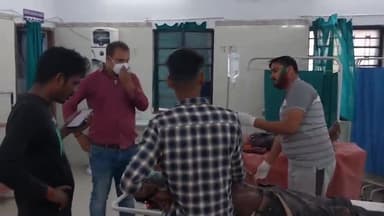 समस्तीपुर: पोखरैरा में सड़क दुर्घटना में दो भाई गंभीर रूप से हुए जख्मी, बड़े भाई को नाजुक हालत में पीएमसीएच किया गया रेफर