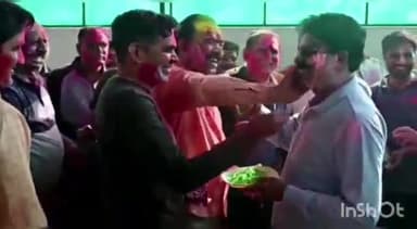 पलवल: SP राजेश दुग्गल ने पुलिस लाईन में पुलिस अधिकारियों व पुलिस कर्मचारियों के साथ खेली होली,सभी को दी होली की शुभकामनाएं