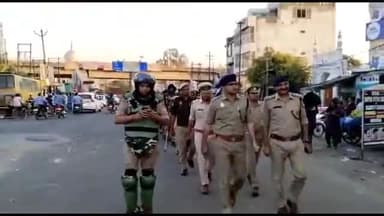 धनौरा: गजरौला शहर में होली का पर्व शांतिपूर्ण तरीके से निपटाने के लिए अमरोहा एसपी ने किया फ्लैग मार्च