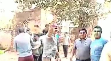 फरीदपुर: भुता तथा फरीदपुर पुलिस के द्वारा जमकर मनाई गई होली, एक दूसरे को अबीर गुलाल लगाकर दी बधाई