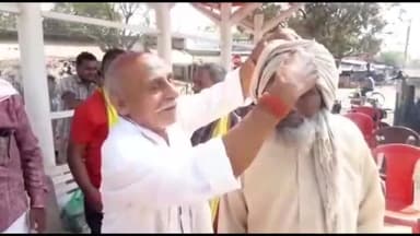 गोंडा: आनंद नगर चौराहे पर फगुवा गीतों के साथ हुआ होली मिलन समारोह का आयोजन, दोनों समुदाय के लोग रहे शामिल