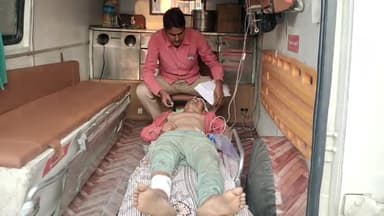 फैज़ाबाद: जलालपुर मोड़ के पास बाइक सवार युवक को चार पहिया वाहन ने मारी टक्कर, घायल युवक को मेडिकल कॉलेज किया गया रेफर