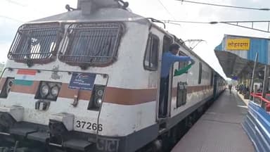 लोहरदगा: 11 मार्च को रांची टोरी रांची के बीच चलने वाली ट्रेन महिलाओं के द्वारा किया जाएगा संचालित,जनसंपर्क अधिकारी ने दी जानकारी