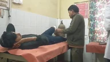 इकौना: मदारा गांव के पास बाइक सवार को ट्रैक्टर ट्रॉली ने मारी टक्कर, बाइक सवार हुआ घायल