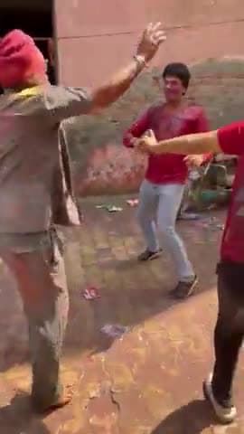 आप सभी को रंगों के त्योहार होली की हार्दिक शुभकामनाएं